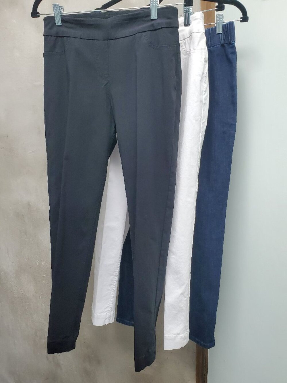 Lot of 3 Soft Surroundings Pull On Jeggings - Size S - Black White Denim Blue